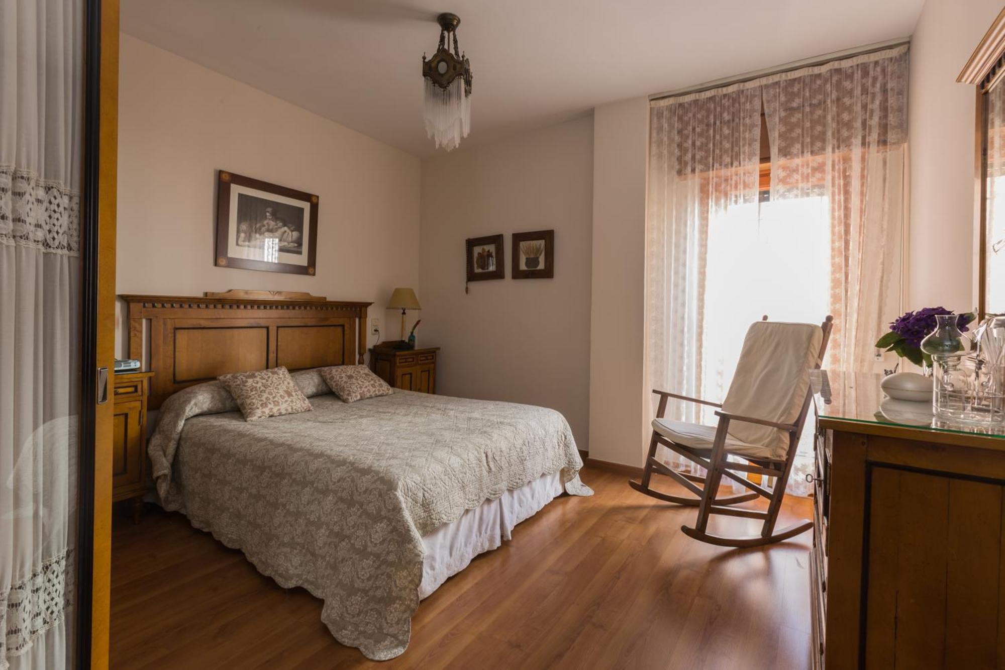 Gracia Suites - Centro Y Confort Con Parking Gratis グラナダ エクステリア 写真